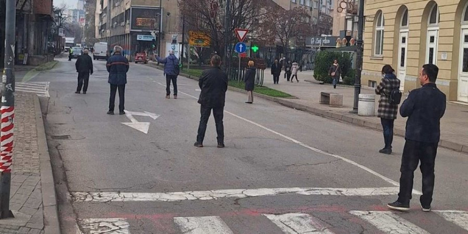 Narode, šta se ovo dešava?! Pogledajte scene iz Smedereva - da nije tužno, bilo bi smešno (FOTO)