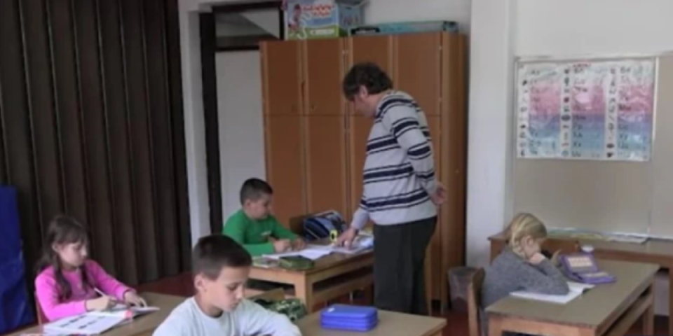 Pomoć roditeljima: Besplatne knjige za osnovce od naredne godine i u ovom gradu