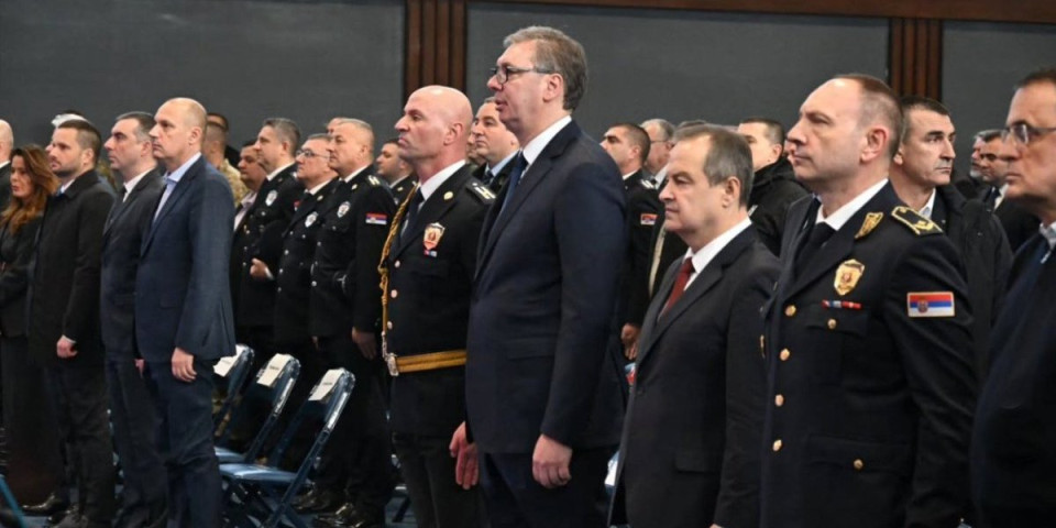 Vučić na svečanosti povodom Dana SAJ-a: Zahvalan sam što ste tu za najteže zadatke i da štitite državu Srbiju (FOTO)