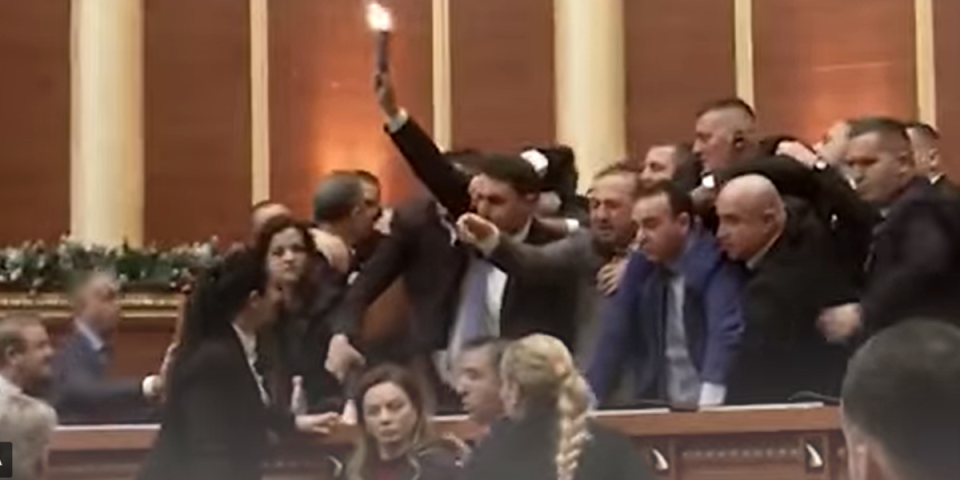 (VIDEO) Kakav snimak! Šiptari pokazali da su stasali za EU: Pogledajte prave evropske vrednosti u parlamentu Albanije