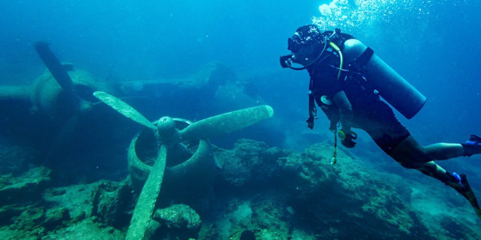 Misterija iz prošlosti isplivala na površinu: Ronioci pronašli olupinu aviona nakon šest decenija!