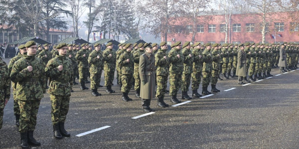 Služimo Srbiji! Ovako je bilo na polaganju zakletve vojnika polaznika kursa za podoficire