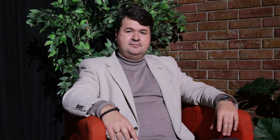 Dobrodošla Dimitra! Sudija Vladan Petrov dobio ćerku