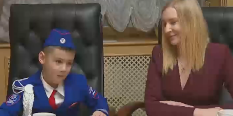 Putin oduševio Rusiju: Ostvario snove deci heroja – mališani seli u oklopnjak i patrolu, emocije preplavile zemlju (VIDEO)