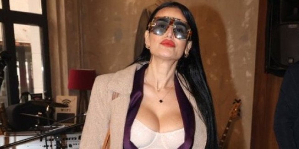 Jeftina je! Poznati muškarac opleo po Indi: "Sramota me u njeno ime"