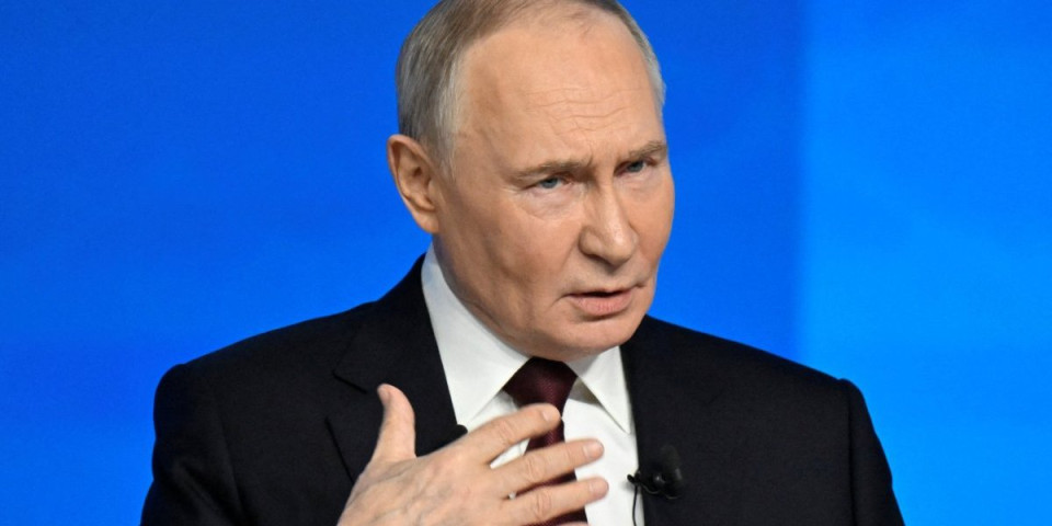 "Umeš li uopšte da čitaš?": Putin "ohladio" šefa NATO - ovo neće lako zaboraviti