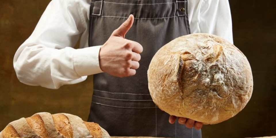 Domaći hleb sa savršeno hrskavom korom: Recept koji je zaludeo internet