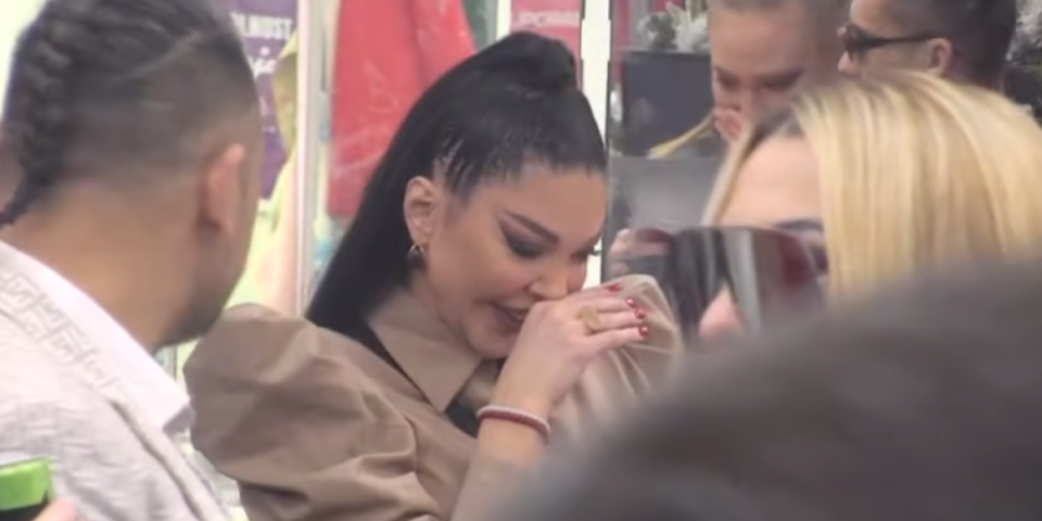 Maja na ivici suza: Majka je napustila kao dete, a sada joj se obratila pismom (VIDEO)