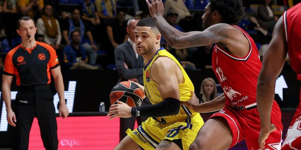 Pogledajte kako Lundberg dominira u Makabiju: Navijači Partizana se pitaju gde je bio u Beogradu