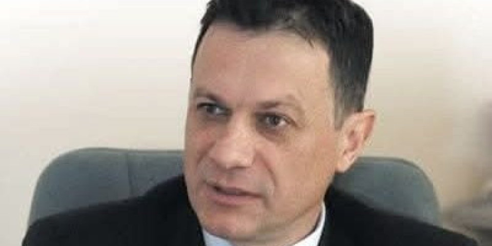 To je ta "elita" - prosek 6,07! Blokaderski sudija jedva završio fakultet u Prištini posle 7 godina