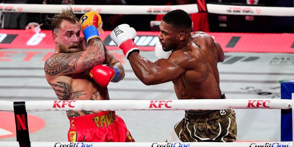 Farsa od 160 miliona dolara: Džošua završio Pola, navijači zviždali, boks ponižen (VIDEO)