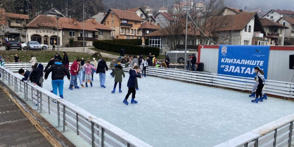 Snega nema, ali ima leda!  U Novoj Varoši rešili problem, ovog dosad nije bilo!