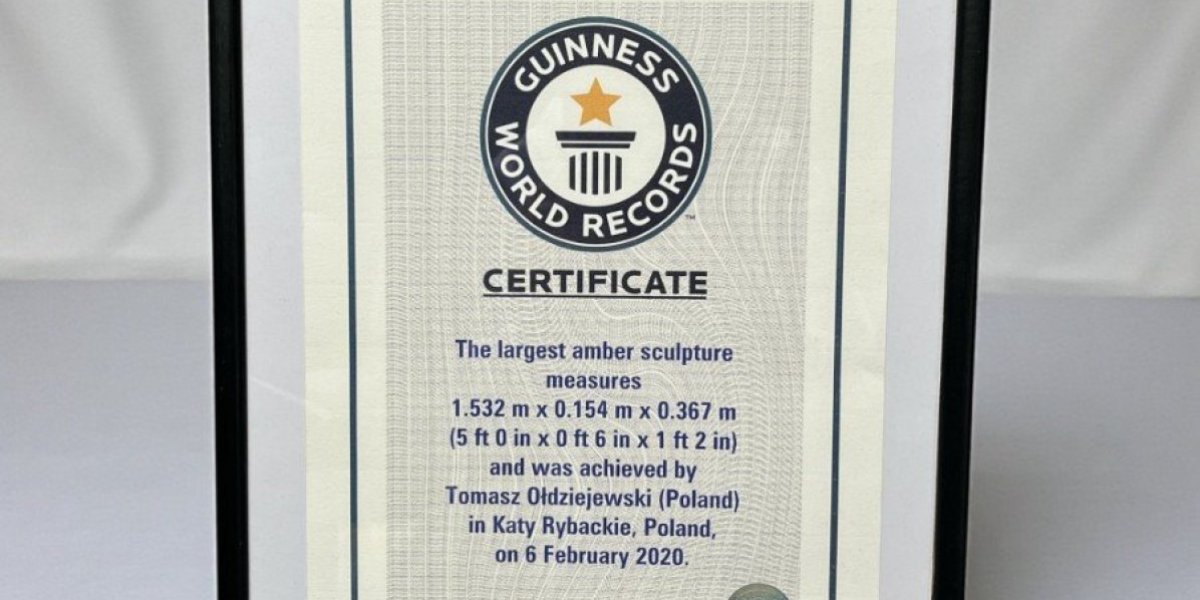 Maketa broda "Titanik" od ćilibara 