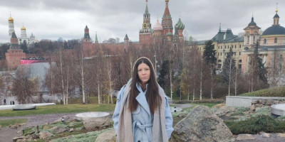 Jovana Aleksić, prva Srpkinja u svetu koja je prihvaćena za primenu personalizovane vakcine protiv raka kože, razvijene u Institutu "Gamaleja" u Moskvi, dobila je priliku za lečenje koje za mnoge obolele predstavlja novu nadu.