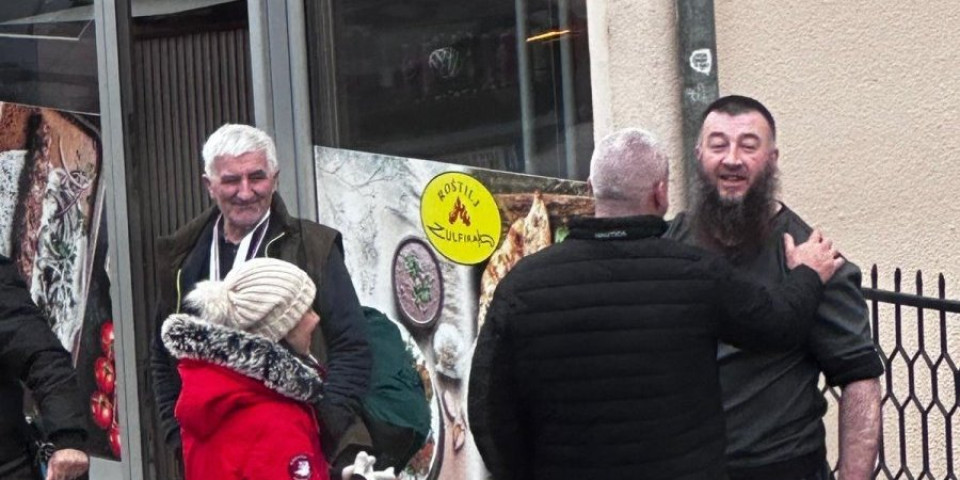 Miša Bačulov sa vehabijom povezanim sa ubijenim teroristom: Stavio mu ruku na rame (FOTO)