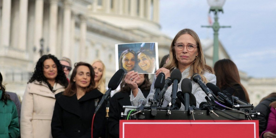 Da ste obratili pažnju na ovo spasili biste više od 1000 žena: Marija je prva prijavila pedofila Epstina - Ovo su jezivi detalji