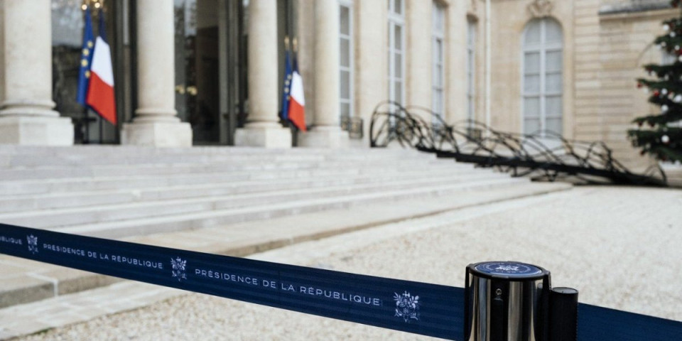 Opljačkana Jelisejska palata! Opustošena rezidencija francuskog predsednika - Maznuli šta su stigli: Ovo je vrednost koju su izneli