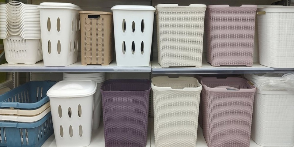 Čemu zaista služe rupice na korpama za veš? Odgovor će vas iznenaditi