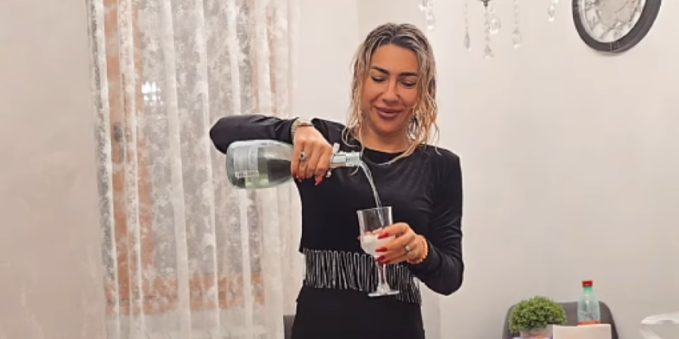 (VIDEO) Mokra do kože se naliva šampanjcem: Jovana Jeremić napravila lom na Zlatiboru