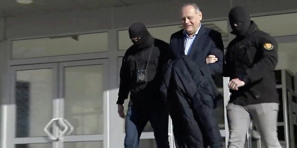 Novac iz blagajne ministarstva stavljao sebi u džep: Detalji hapšenja Milutina Simovića (FOTO)