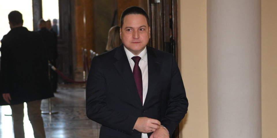 Ovo morate pogledati! Branko Ružić razmontiran u programu uživo, dok se hvali da je protiv Vučića (VIDEO)