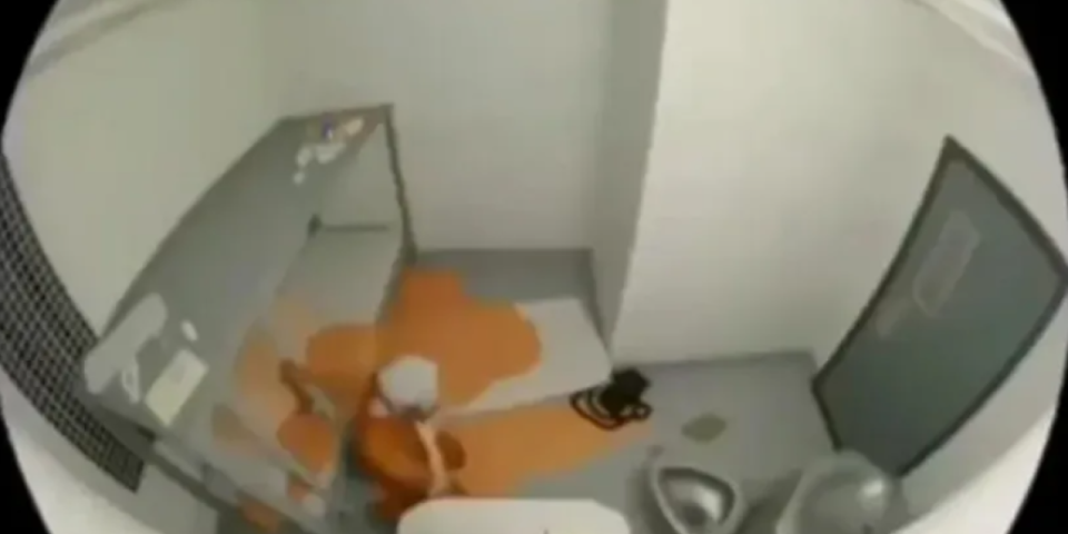 Ministarstvo pravde SAD objavilo snimak samoubistva Epstina: Video je ubrzo izbrisan i proglašen lažnim - šta se krije iza ovog čudnog događaja? (VIDEO)