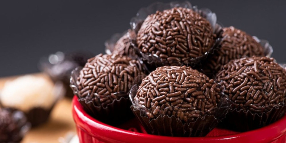 Brze bejlis kuglice: Ukusni, kremasti praznični dezert bez pečenja