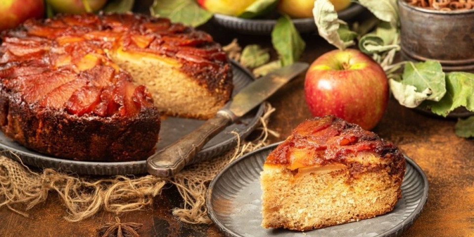 Starinski prevrnuti kolač sa jabukama - topi se u ustima