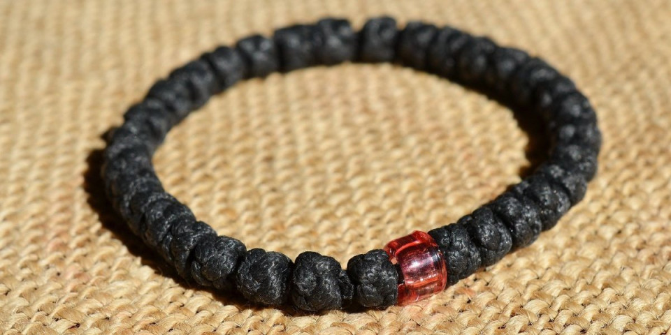 Na kojoj ruci se nosi brojanica? Evo od čega zavisi