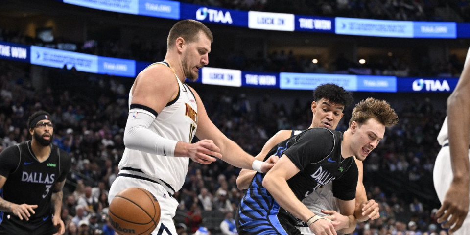 Jokić nije sa ove planete: Igrači Dalasa se hvatali za glavu od očaja (VIDEO)