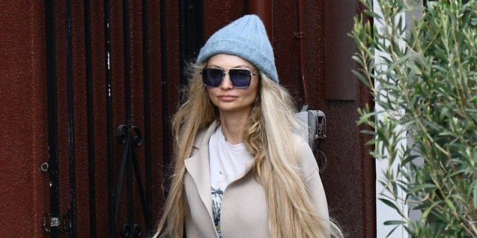 Bajkovita elegancija za zimu: Stajling ruske manekenke savršen za Knez Mihailovu (FOTO)