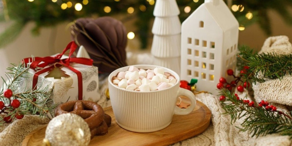 Poslužavnik sreće za Novu godinu: Pivucite bogatsvo i prosperitet u dom jednom cakom