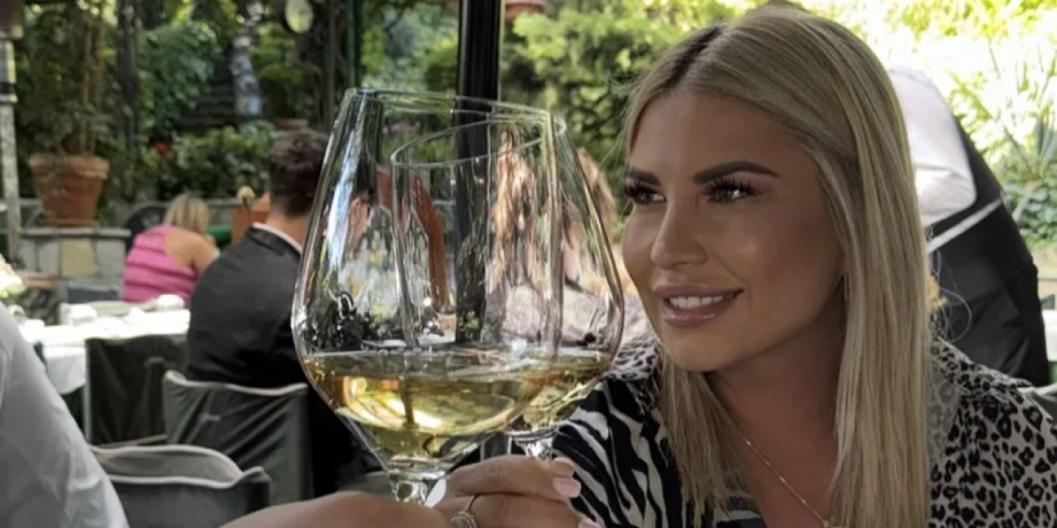 Jedina slika Dee Đurđević i Lazara s kojim čeka bebu: Voditeljka ne skida osmeh s lica