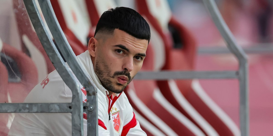 Nemanja Radonjić se oglasio usred noći u jeku priča da napušta Zvezdu