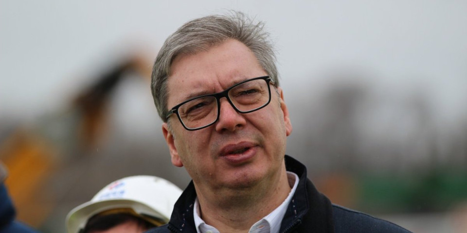 Oglasio se Vučić: Poslao jasnu poruku onima koji mrze (FOTO)