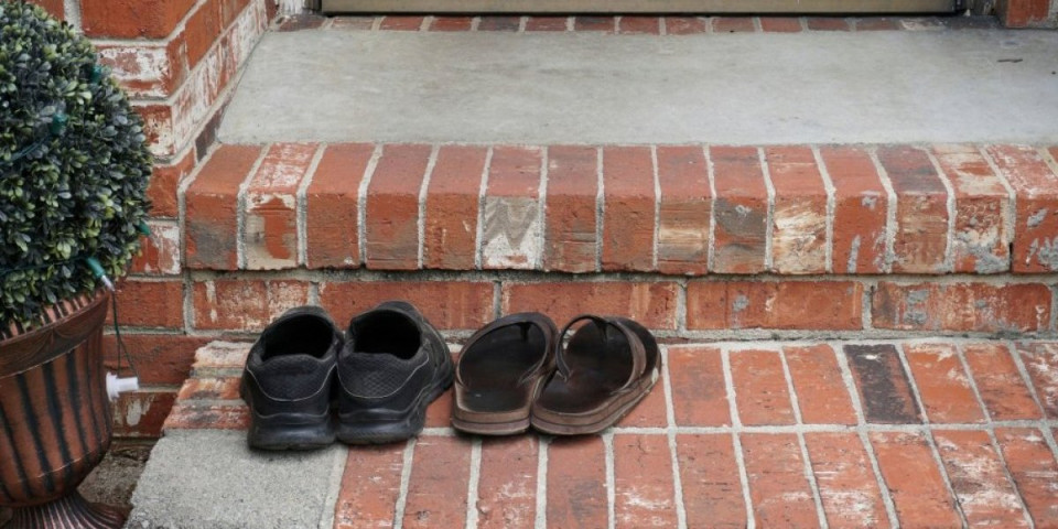 Terate novac iz kuće: Jedna greška u hodniku blokira sreću i finansijsko obilje