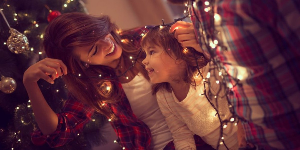 Koliko lampica ide na novogodišnju jelku u odnosu na visinu drveta - jednostavno pravilo