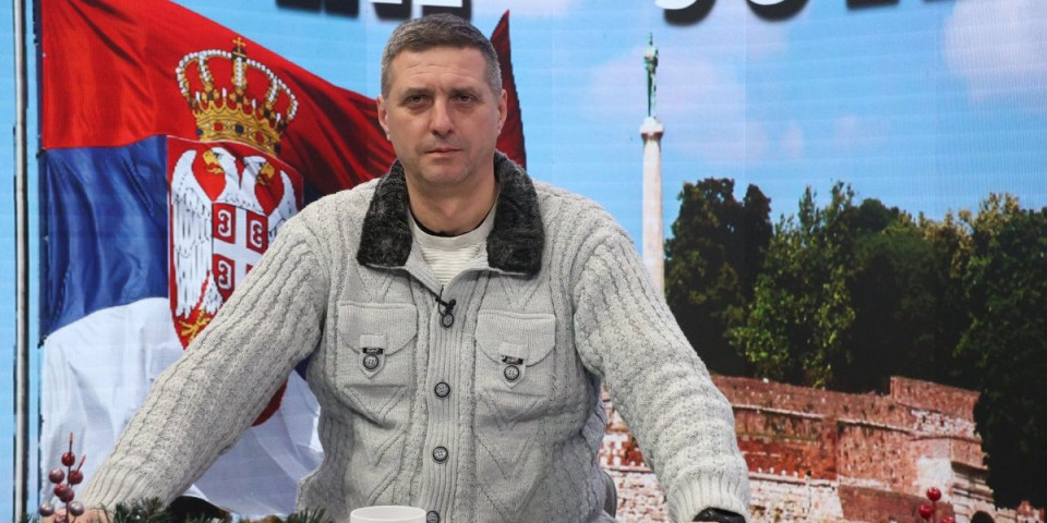 Reporter Informera Vladimir Savić rasturio blokadere: Ne znaju ni za šta, ni zbog čega skupljaju potpise (VIDEO)