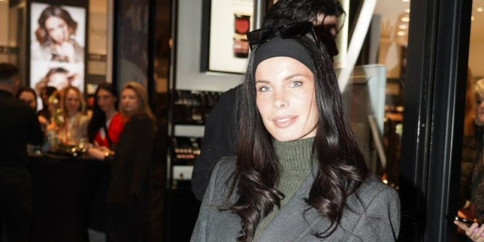 Bolna prošlost glumice koja čeka dete s fudbalerom: "Govorili su mi da nemam tatu"