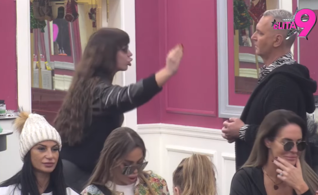 "Dva puta me je zadovoljio": Učesnica Elite otkrila detalje vrele akcije sa Asminom