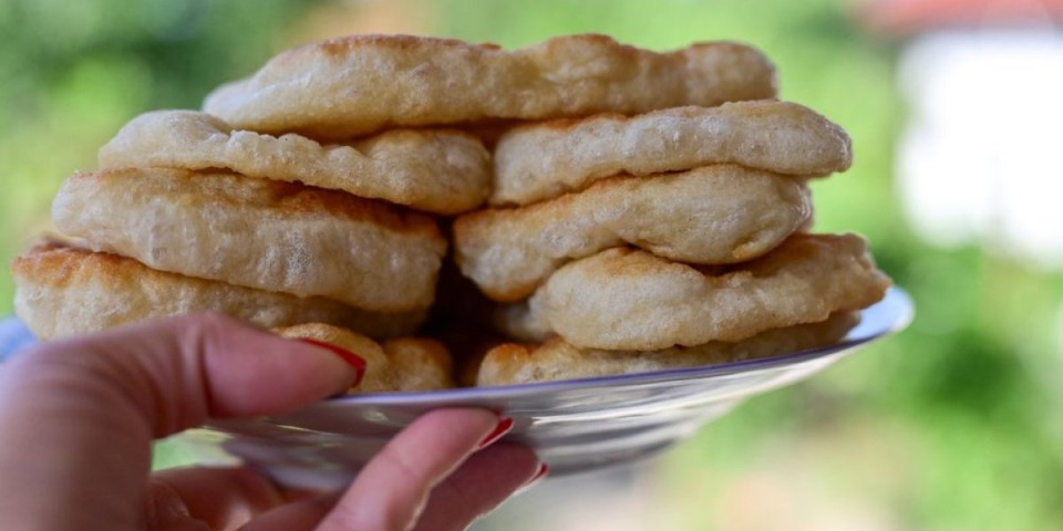 Recept za posne mekike na vodi: Bez kapi ulja, a mekane kao duša