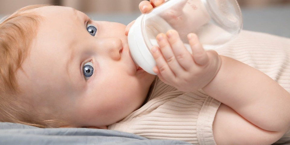 Hitno povučena hrana za bebe koju gotovo svi koriste: Oglasili se i nadležni