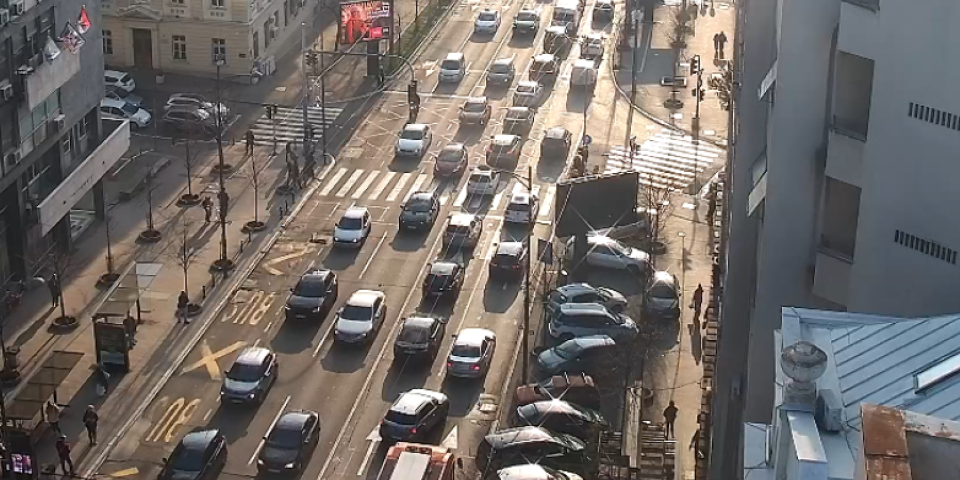 U ovom delu Beograda vozila "mile"! Saobraćaj potpuno paralisan (FOTO)