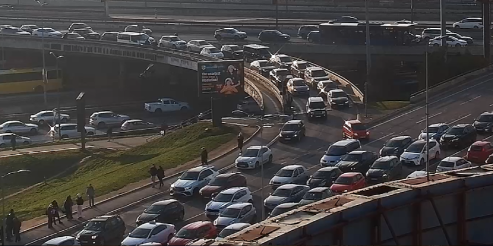 Haos u Beogradu: Grad je paralisan (FOTO)