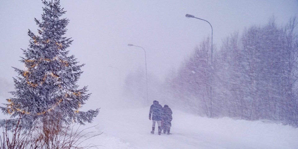 (FOTO/VIDEO) Nestala struja, saobraćaj stao! Vlasti poslale hitan apel - Spremite zalihe, napunite telefone i ne izlazite napolje!