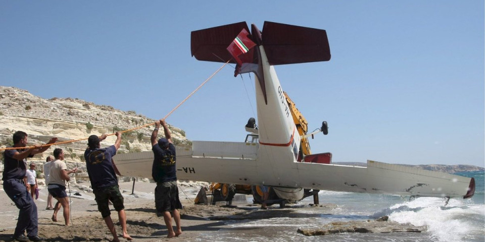 Pao avion! Srušio se naočigled šokirane gomile - Pilot poginuo na licu mesta! (VIDEO)