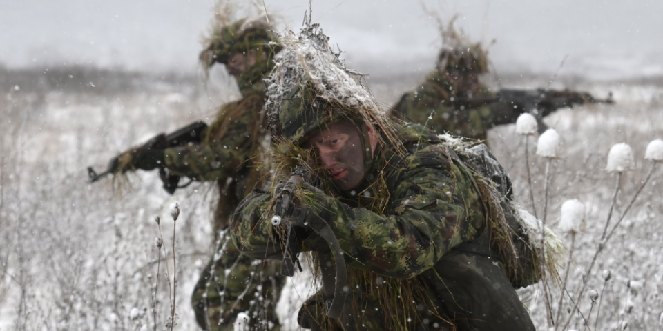 Kroz vatru, vodu i sneg! Ovako najmlađi vojnici VS savladavaju paklene uslove obuke (FOTO)