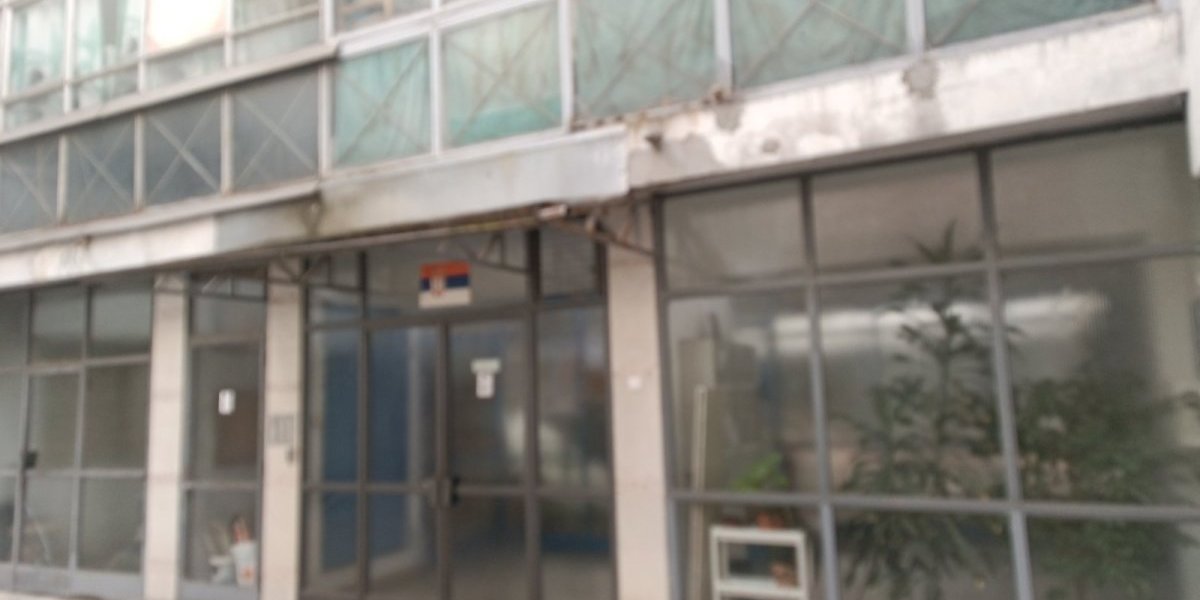 Zgrada na Novom Beogradu u kojoj je izbodena baka 