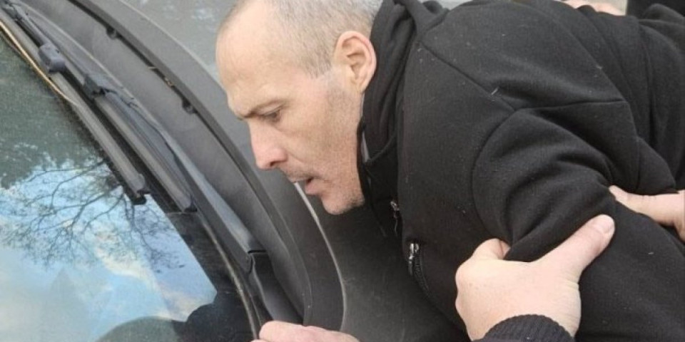 Otkriven identitet muškarca koji je izbo baku: Nakon 24 sata potrage uhapšen ovde (VIDEO)