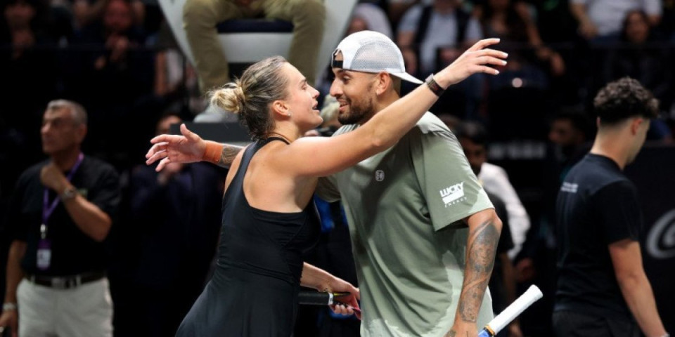 Sabalenka plesom zapalila Dubai: Treštala "Makarena", a ona kukovima raspametila publiku (VIDEO)